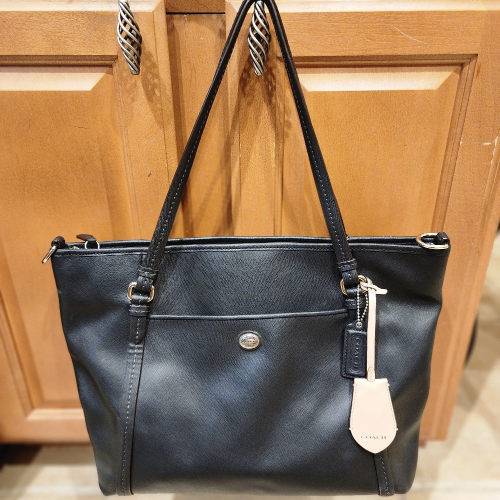Coach “Peyton” Black Leather Tote Purse (F25667) excellent condition!